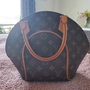 Louis Vuitton Monogram Ellipse PM